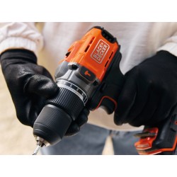 Trapano Avvitatore a Percussione 2 Batt. 18V in Valigetta BLACK+DECKER